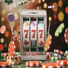 ufabet ဂိမ်းလော်ဘီ မြန်မာ online slots နှင့် table games ကစားနေသောမြင်ကွင်း